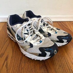 MIZUNO Wave Rider 10 Running Shoes